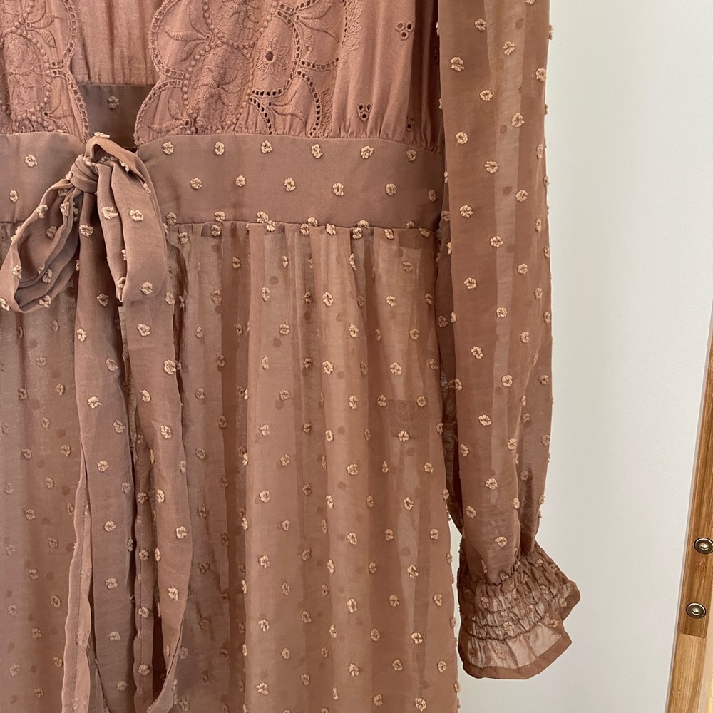 Romantic Eyelet Robe - Picture 3 of 8